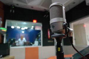 Funcionamiento y propiedades de las membranas acústicas proyectadas