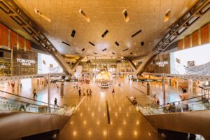 Membranas acústicas y diseño de espacios comerciales: